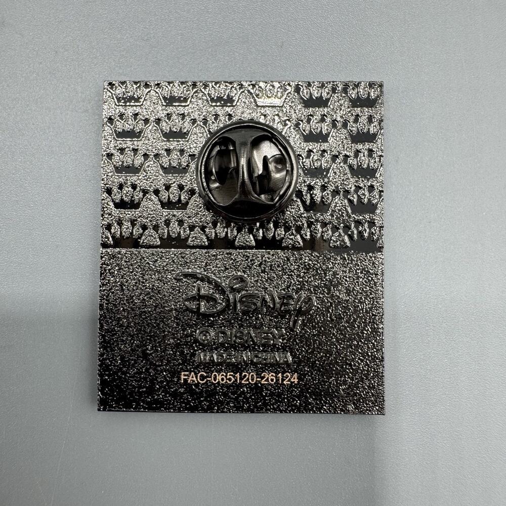 Loungefly Disney Yearbook Portrait Blind Enamel Pins FULL SET OF 6 New Open Box - Picture 7 of 15
